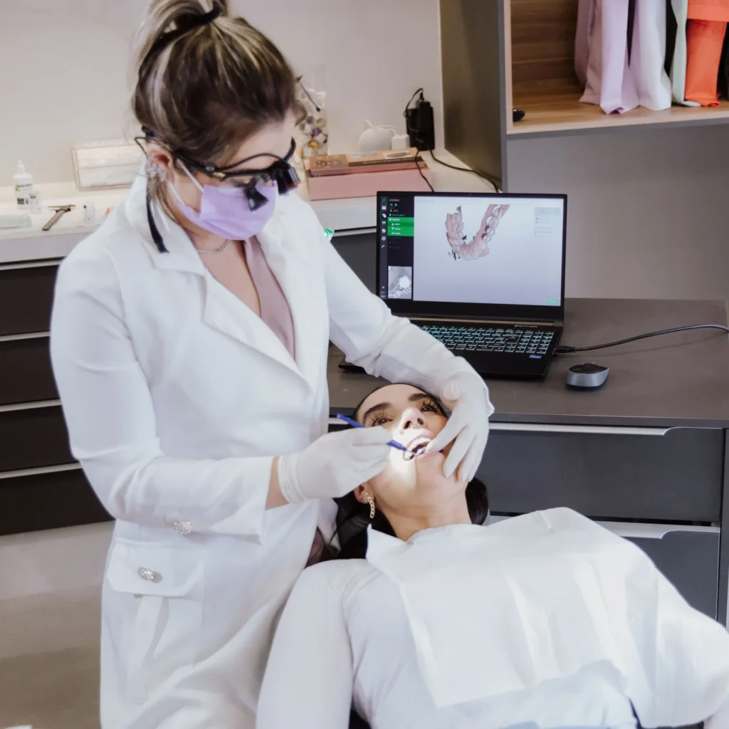 planejamento 3d para lente de contato dental